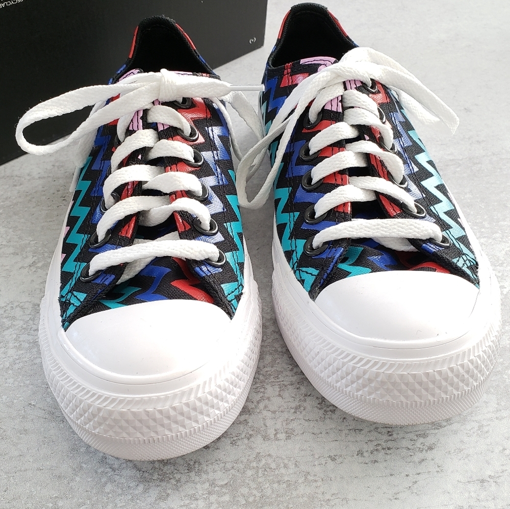 Converse CTAS VLTG Low Top Sneakers Chevron Heart Black Blue Pink SZ 6.5 - Picture 3 of 7